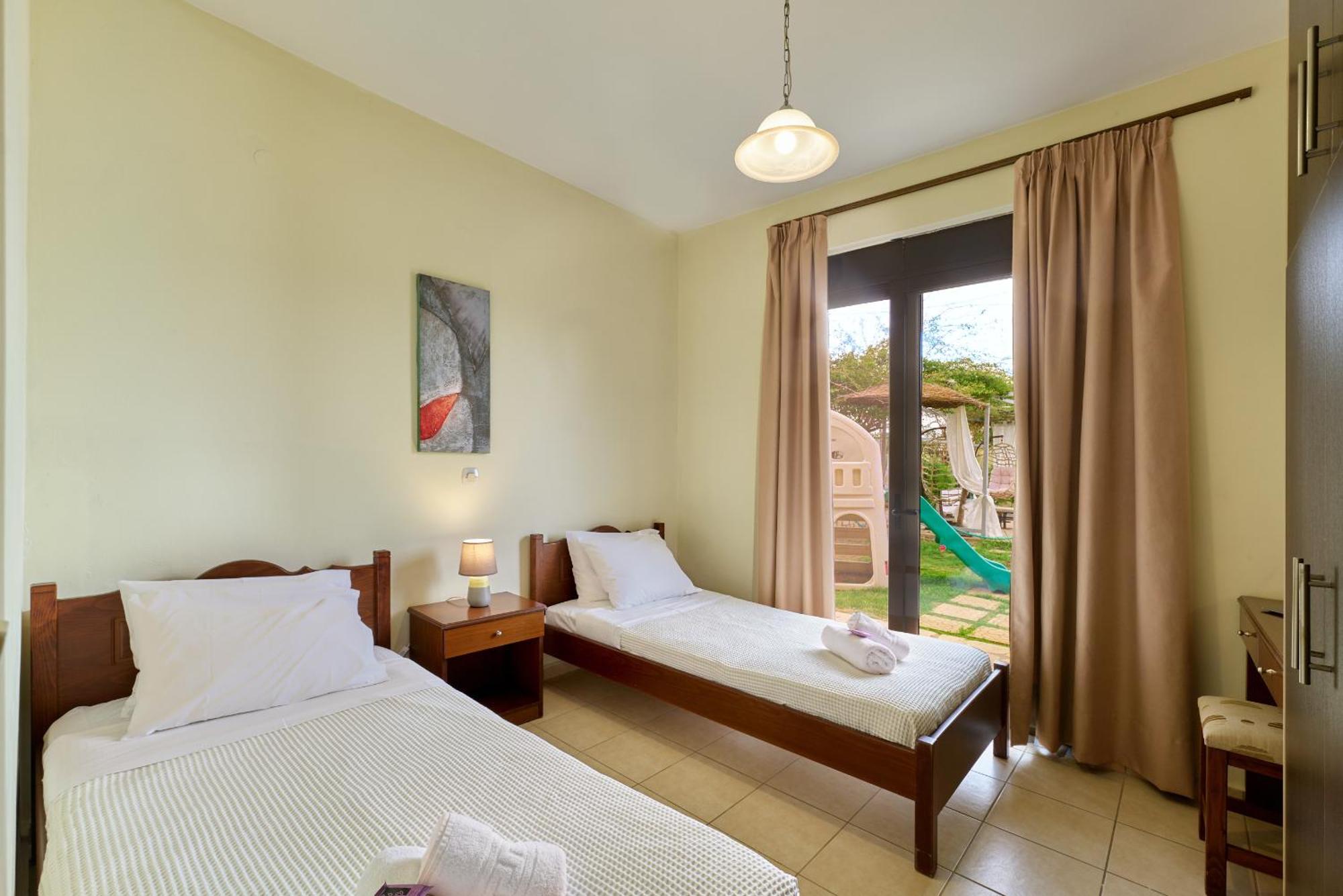 Villa Gereoudis Apartments With Sea View & Pool Kolymbari Extérieur photo
