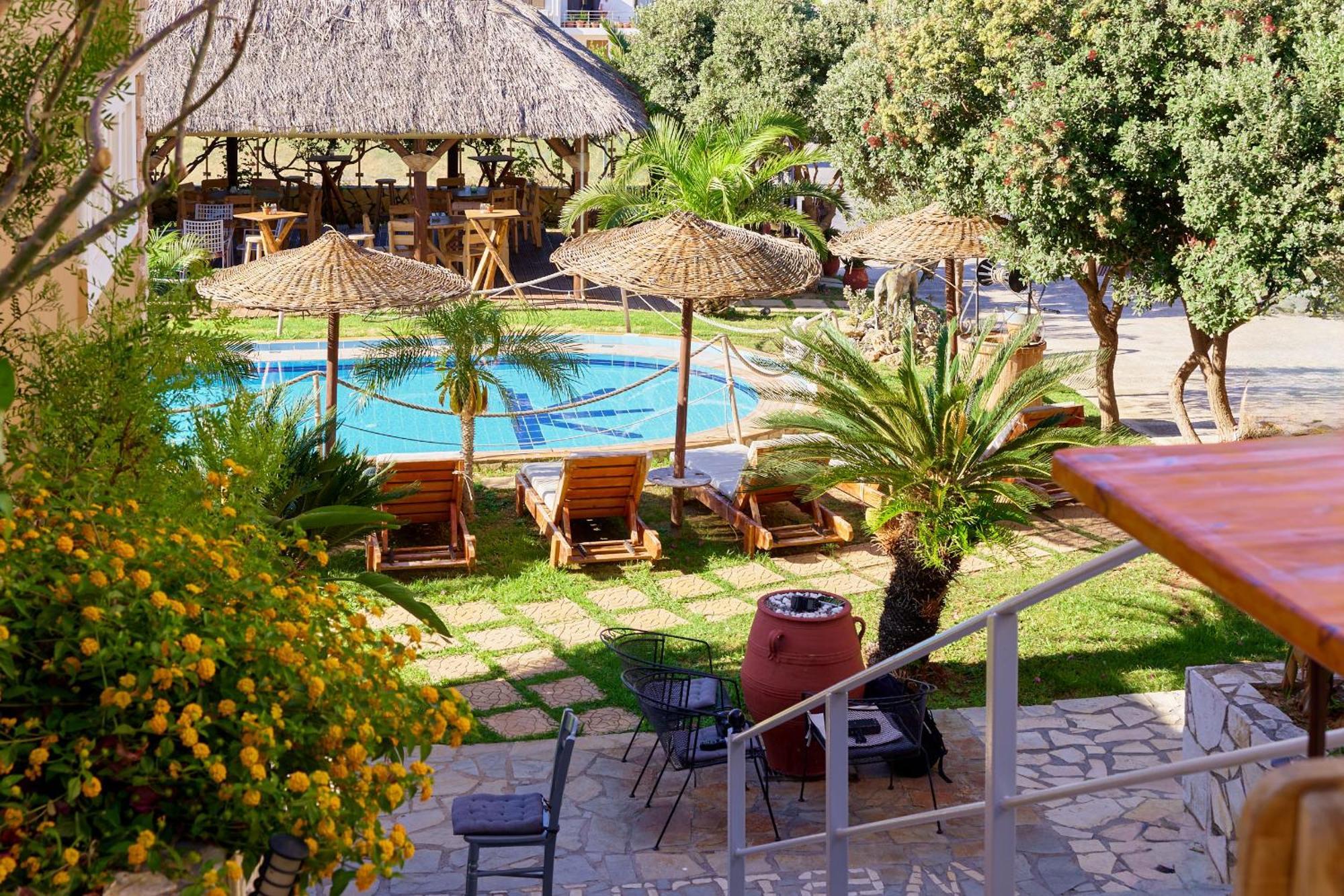 Villa Gereoudis Apartments With Sea View & Pool Kolymbari Extérieur photo