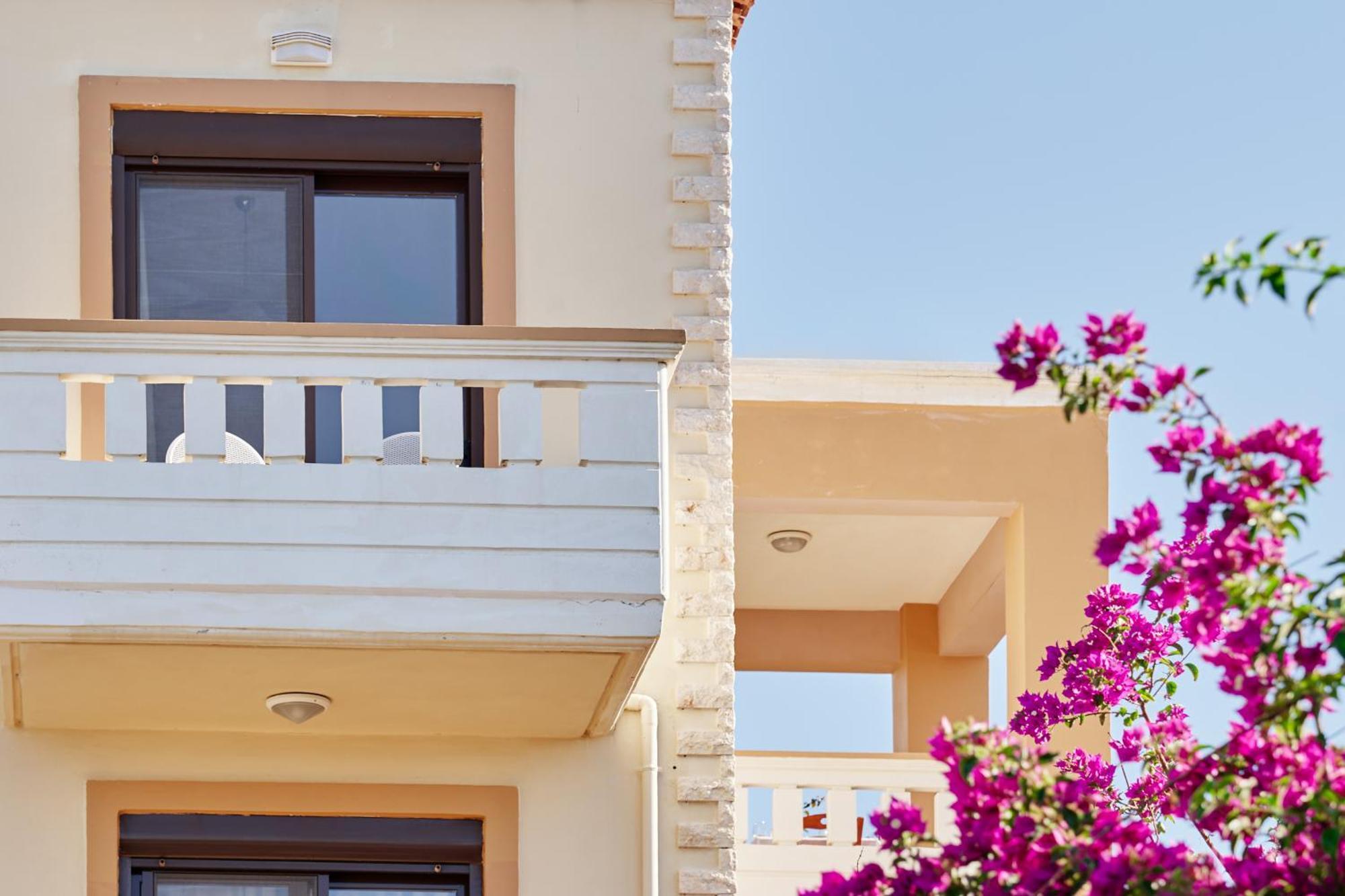 Villa Gereoudis Apartments With Sea View & Pool Kolymbari Extérieur photo