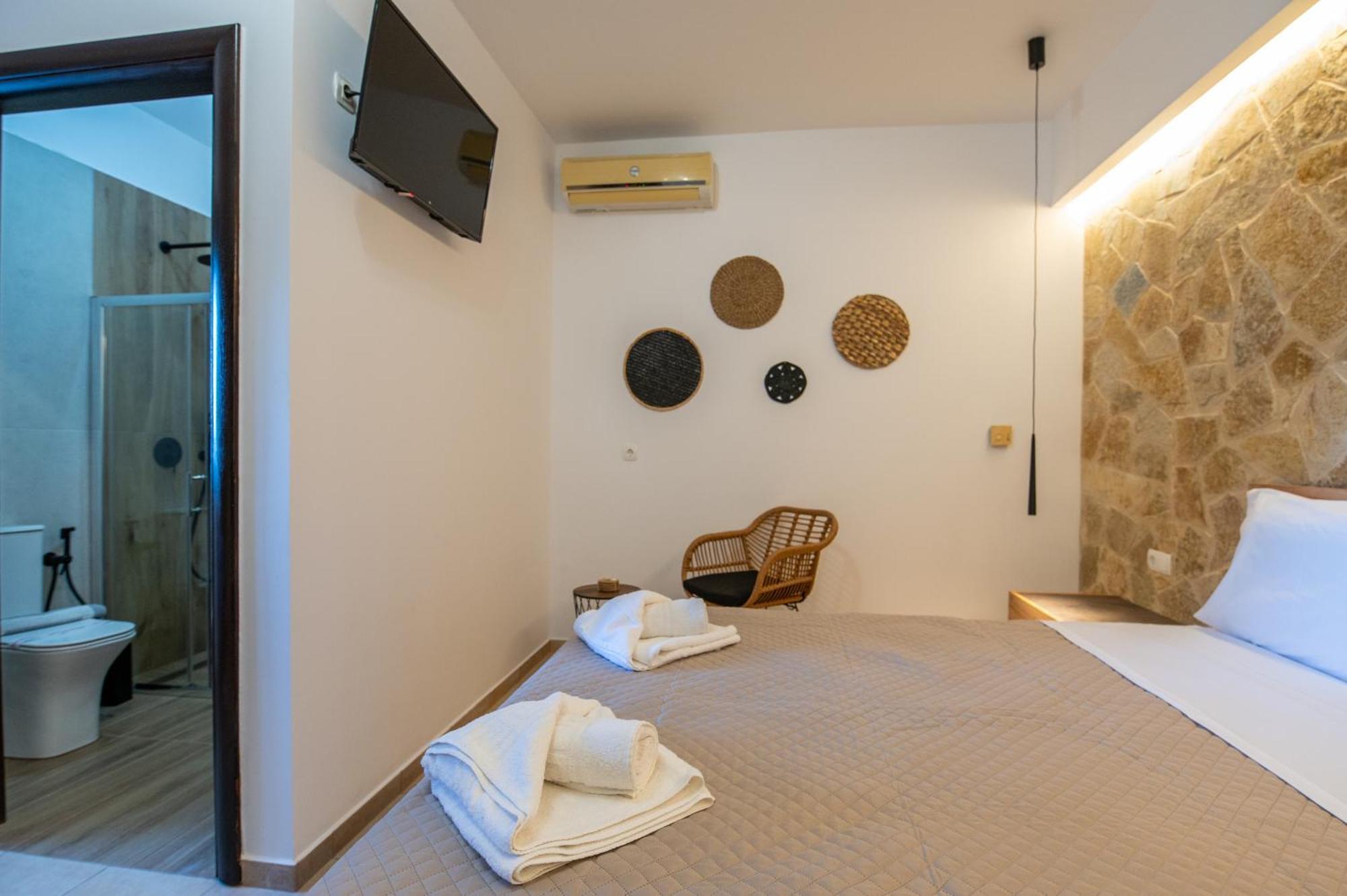 Villa Gereoudis Apartments With Sea View & Pool Kolymbari Extérieur photo