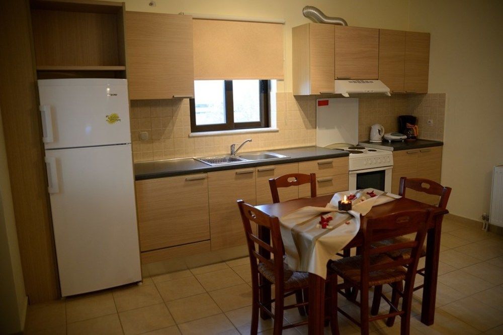 Villa Gereoudis Apartments With Sea View & Pool Kolymbari Extérieur photo